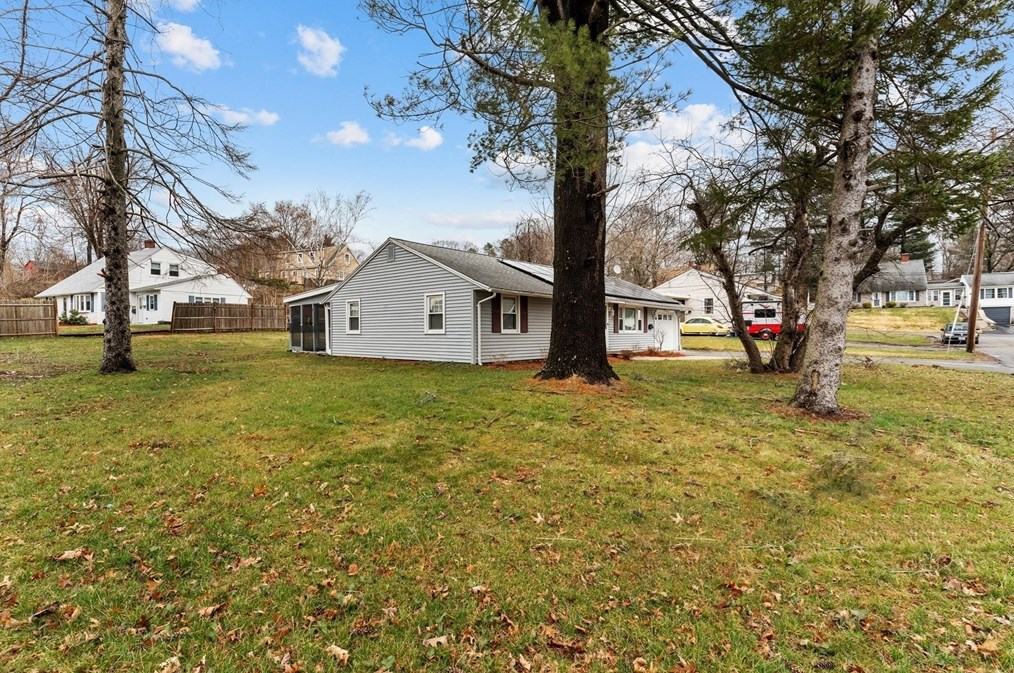 7 Jane Rd, Methuen MA  01844-3947 exterior