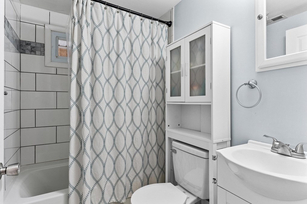 7 Jane Rd, Methuen MA  01844-3947 exterior