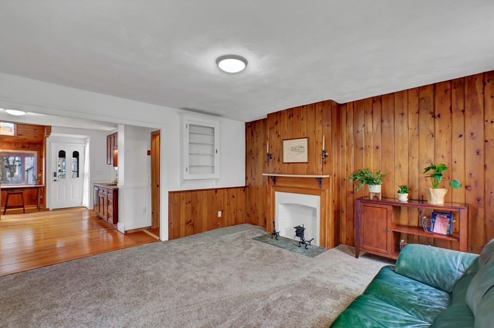 23 Holland Ave, Montgomery MA  01085-3750 exterior