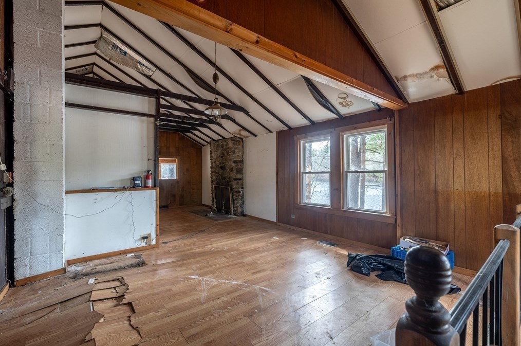 10 Wildwood Ave, Upton MA  01568-1513 exterior