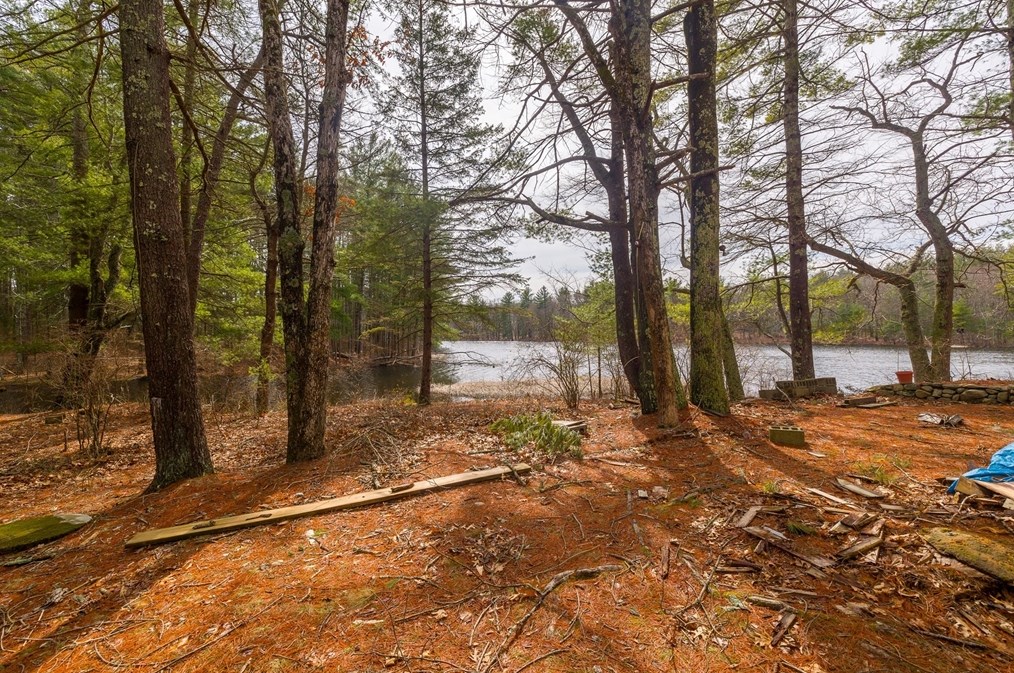 10 Wildwood Ave, Upton MA  01568-1513 exterior