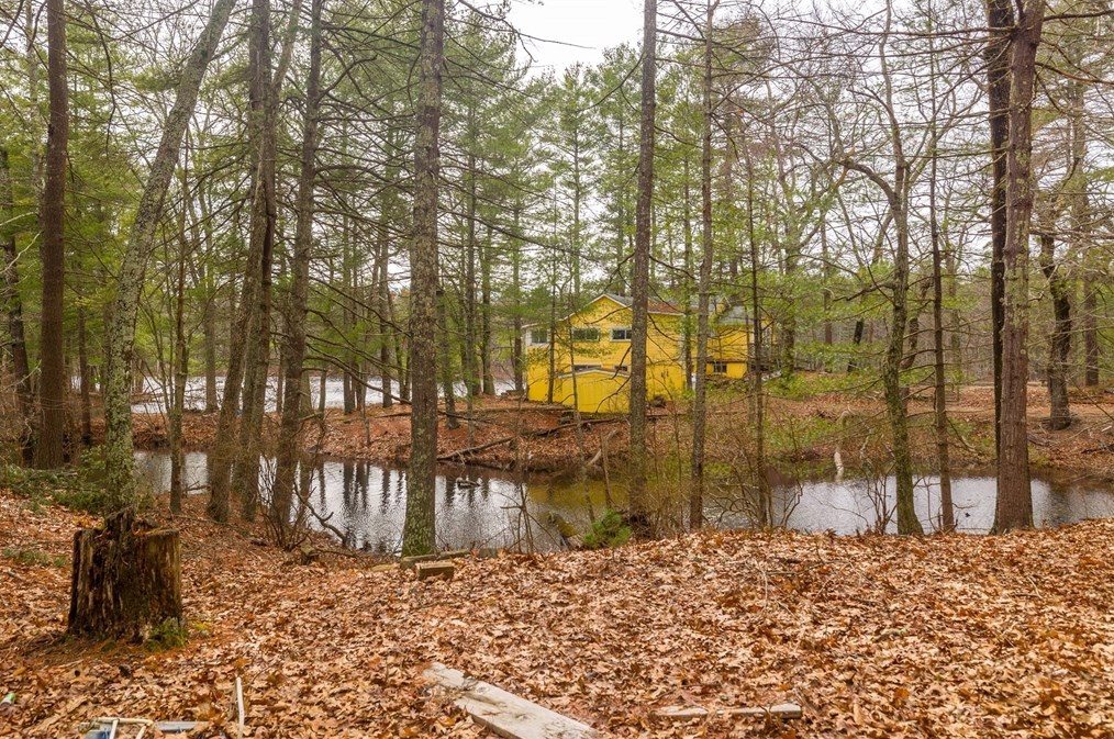 10 Wildwood Ave, Upton MA  01568-1513 exterior