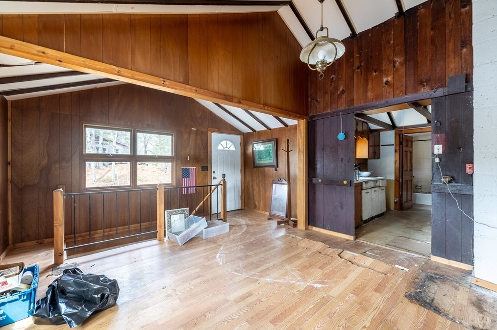 10 Wildwood Ave, Upton MA  01568-1513 exterior