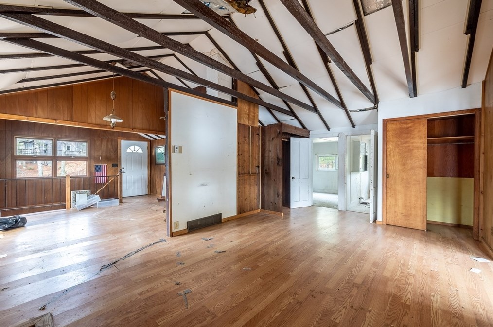 10 Wildwood Ave, Upton MA  01568-1513 exterior