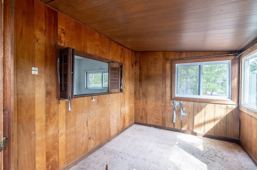 10 Wildwood Ave, Upton MA  01568-1513 exterior