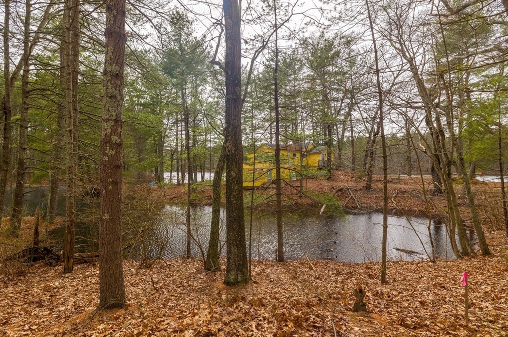 10 Wildwood Ave, Upton MA  01568-1513 exterior