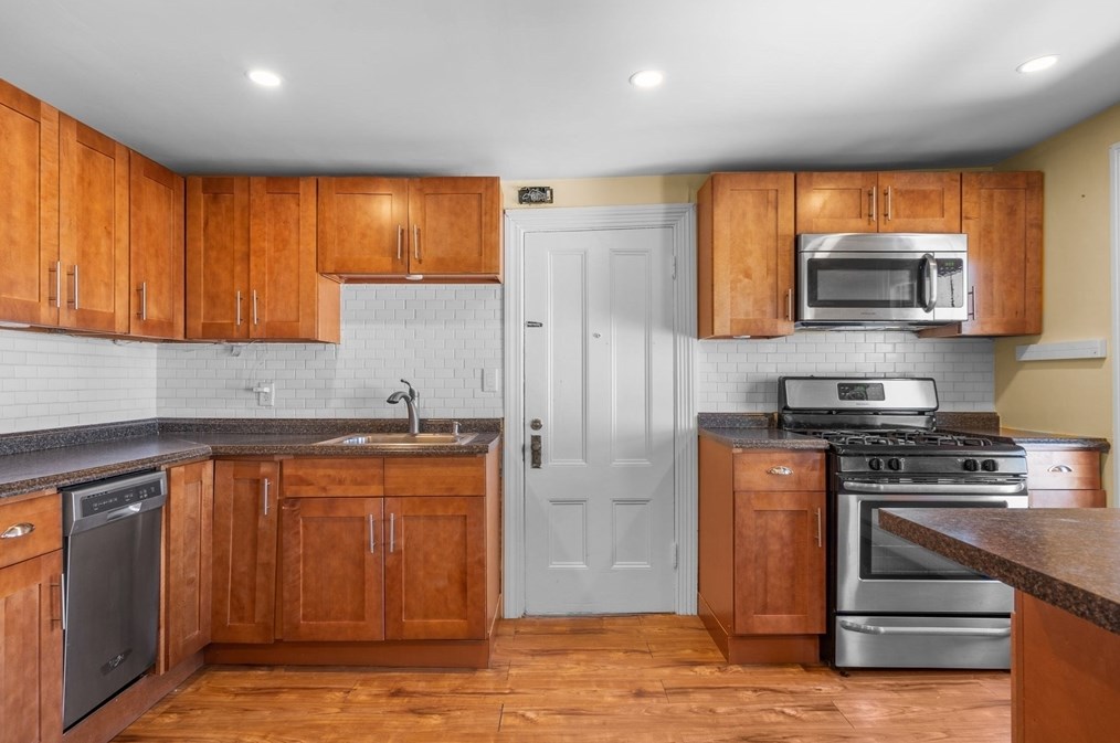 12 French Ave, Braintree MA 02184-6502 exterior