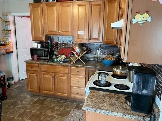 34 Vine St, Haverhill MA 01830-5715 exterior