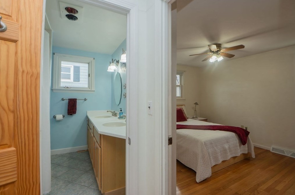 7 Lincoln Park, Marblehead MA 01945-2534 exterior