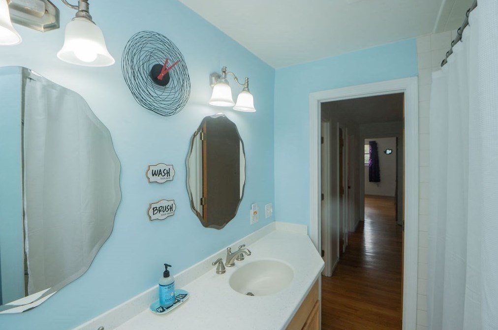 7 Lincoln Park, Marblehead MA 01945-2534 exterior