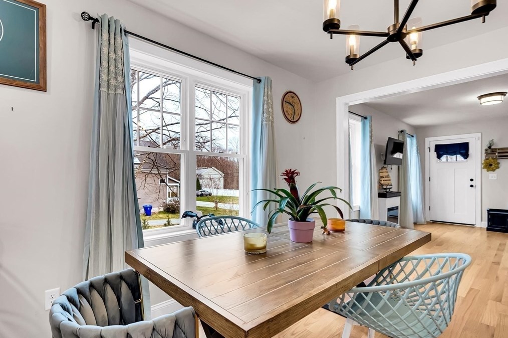 726 Dighton Ave, Taunton MA  02780-7131 exterior