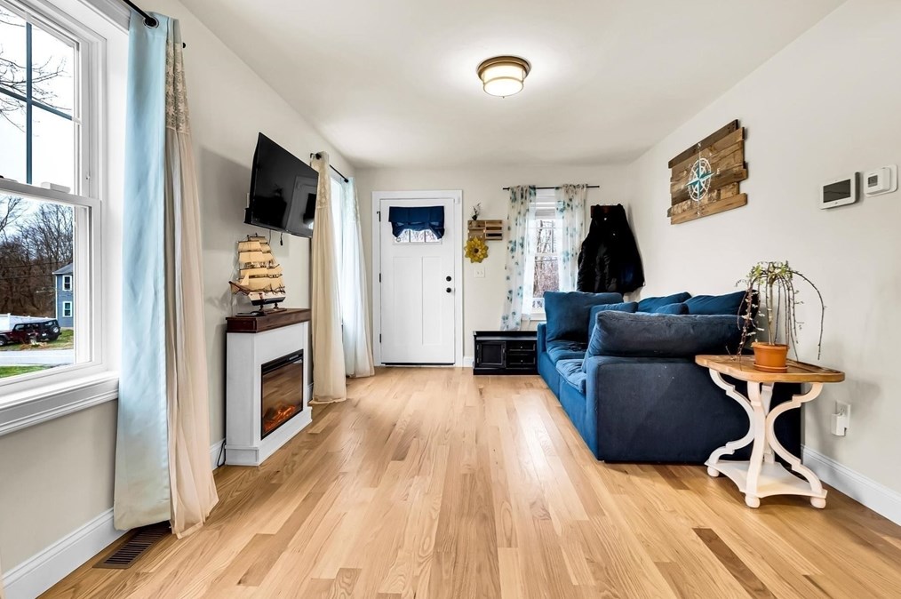 726 Dighton Ave, Taunton MA  02780-7131 exterior