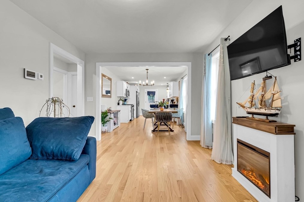 726 Dighton Ave, Taunton MA  02780-7131 exterior