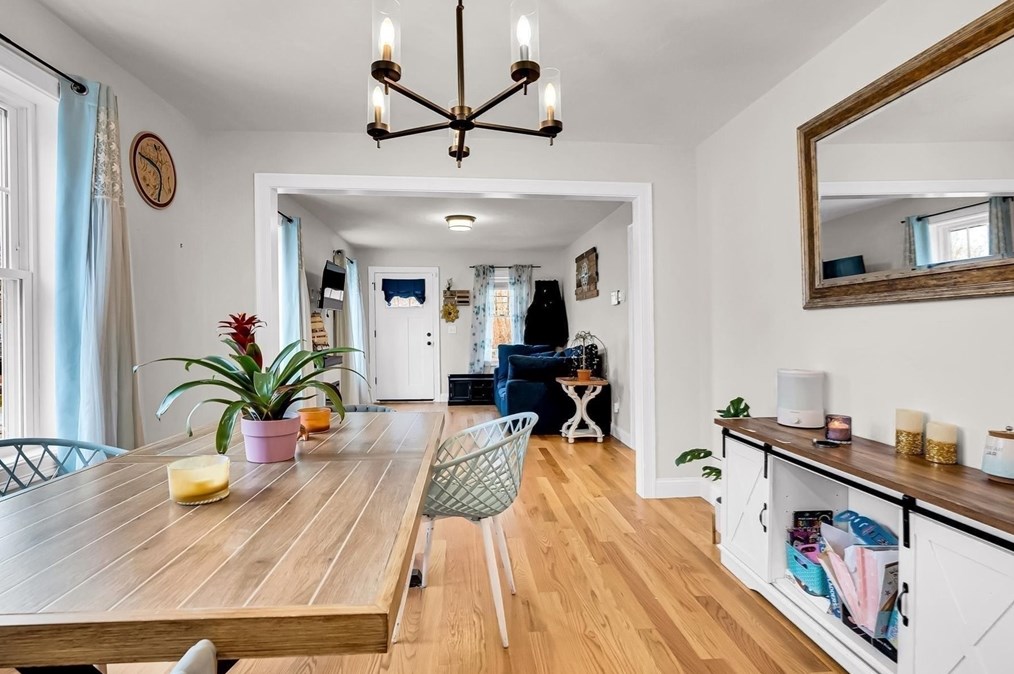 726 Dighton Ave, Taunton MA  02780-7131 exterior