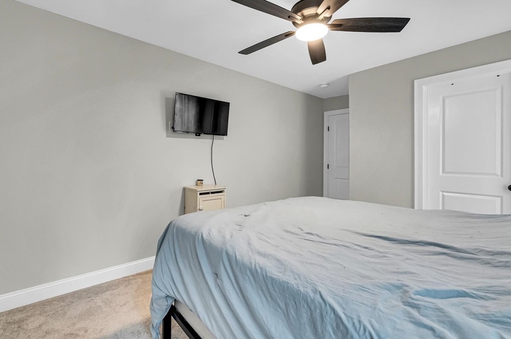 726 Dighton Ave, Taunton MA  02780-7131 exterior