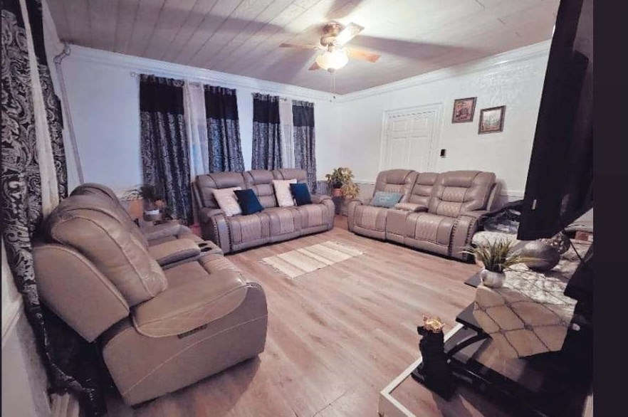 12 Cotton St, Leominster MA 01453-5629 exterior