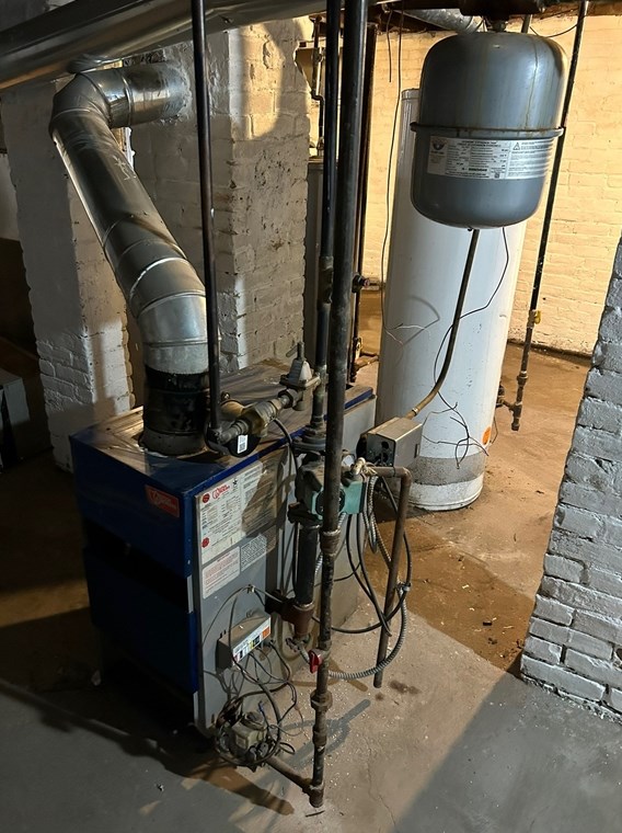 67 Alden St, Springfield MA 01109-3701 exterior