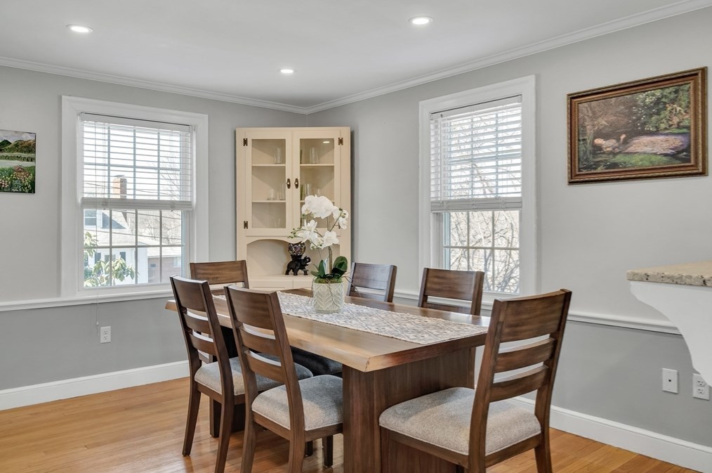 16 Beechwood Rd, Waltham MA  02453-6527 exterior