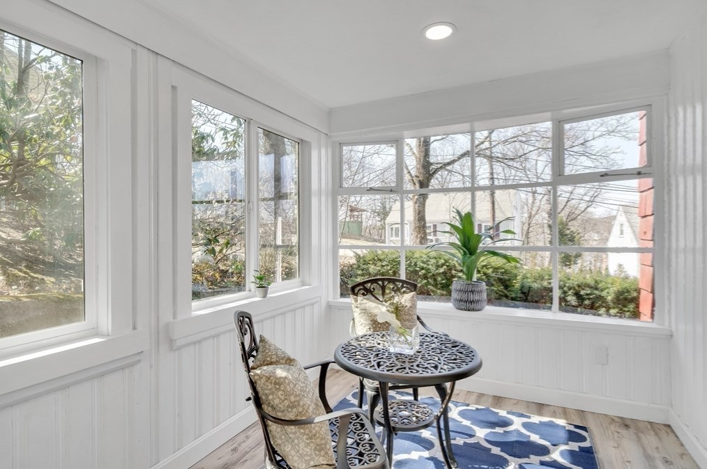 16 Beechwood Rd, Waltham MA  02453-6527 exterior