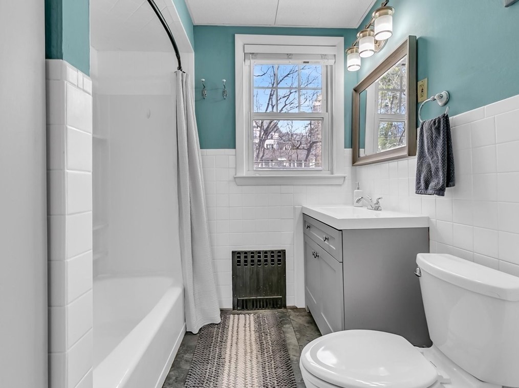 355 Rogers St, Lowell MA  01852-4218 exterior