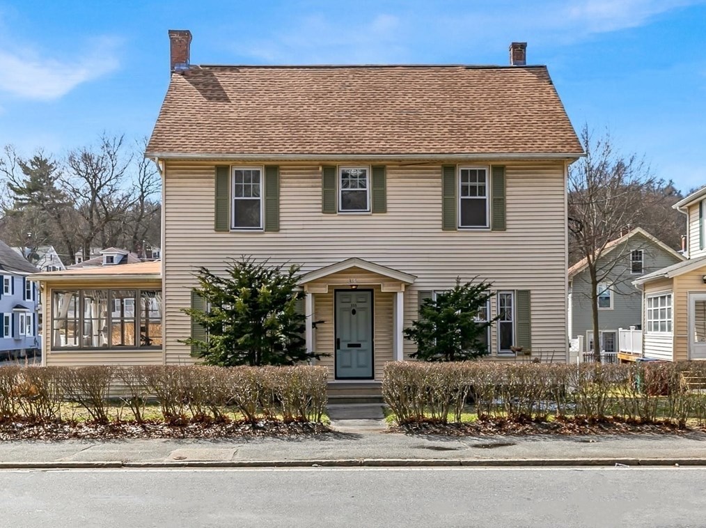 355 Rogers St, Lowell MA  01852-4218 exterior