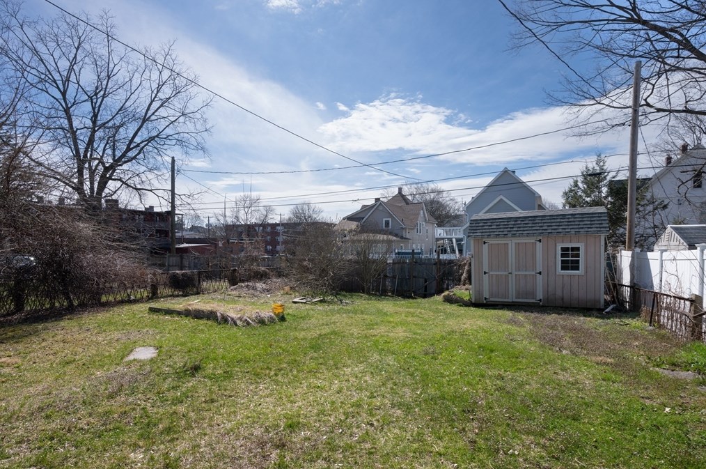 167 Pearl St, Holyoke MA  01040-2506 exterior