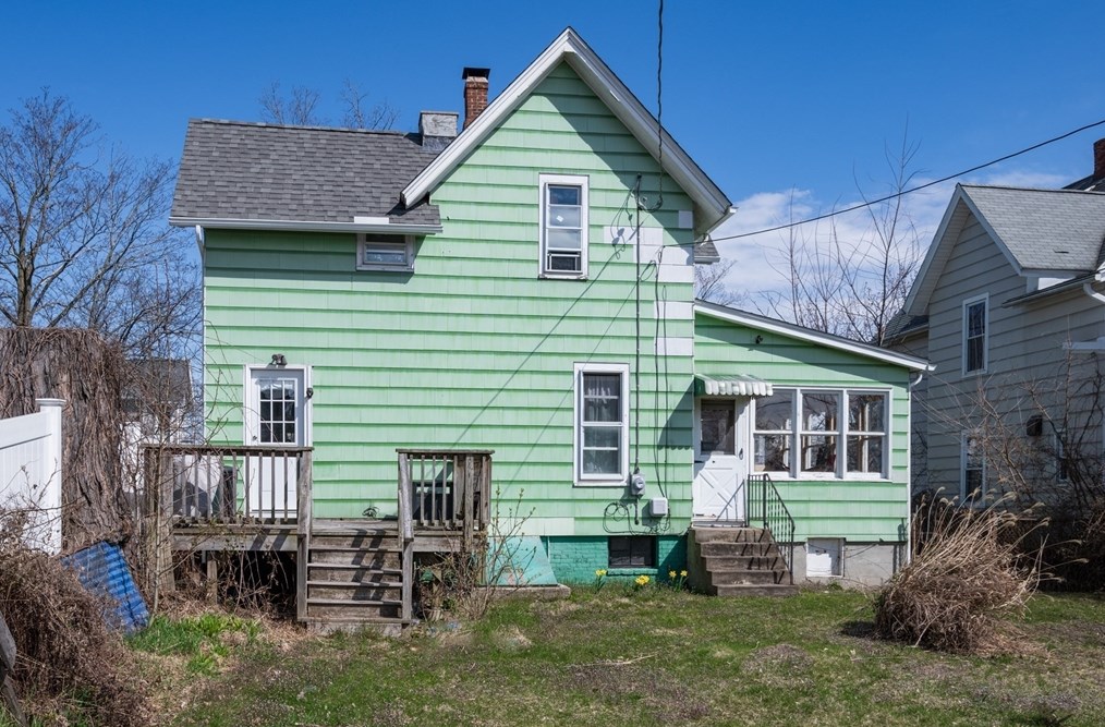 167 Pearl St, Holyoke MA  01040-2506 exterior