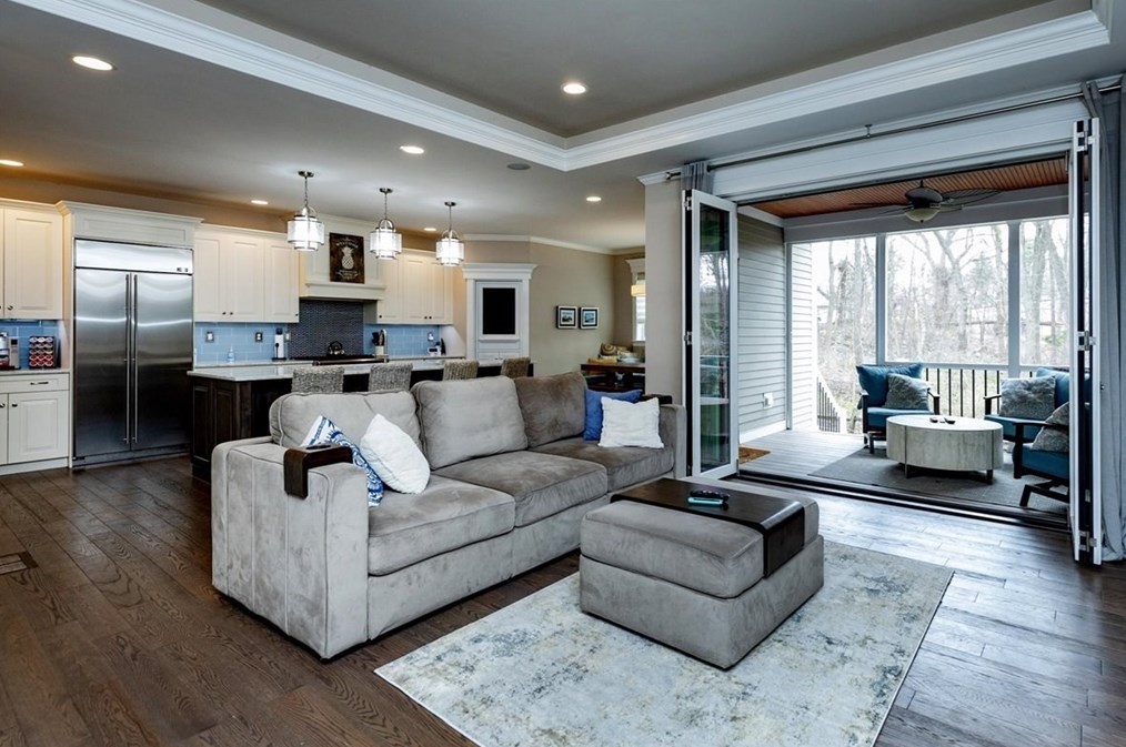 27 Bedford St, Burlington MA 01803-3725 exterior