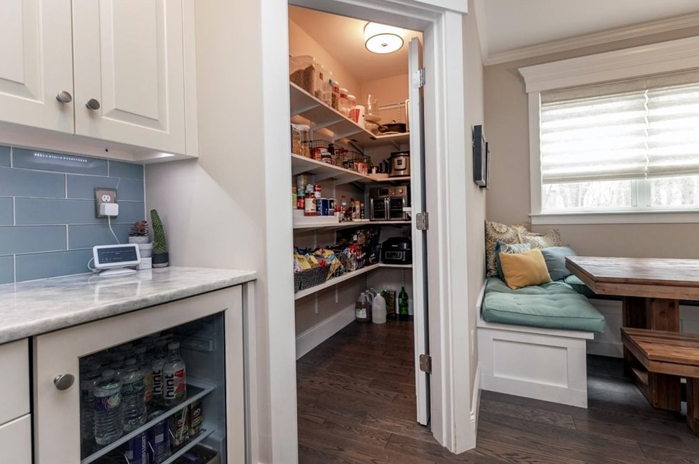 27 Bedford St, Burlington MA 01803-3725 exterior