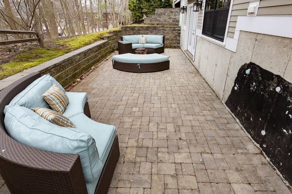 27 Bedford St, Burlington MA 01803-3725 exterior