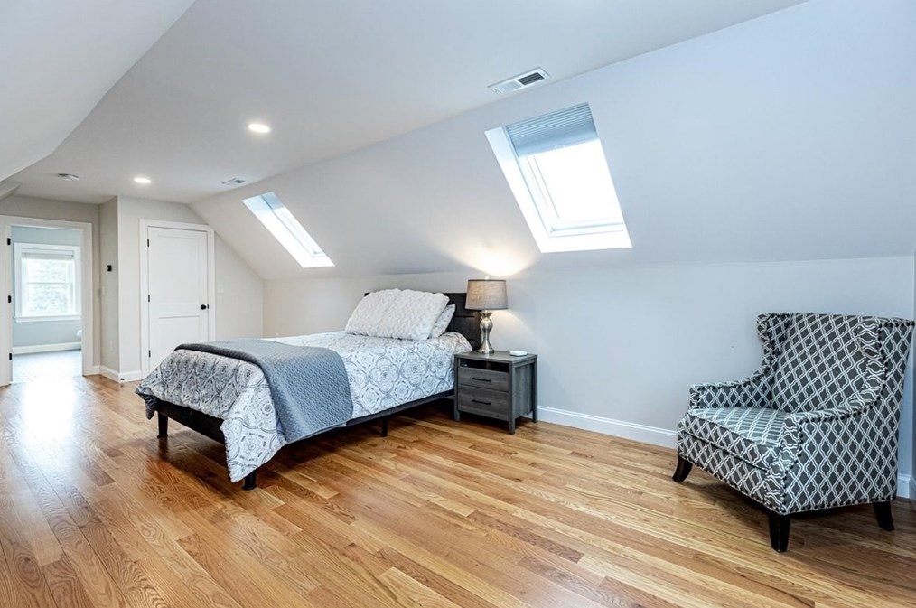 31 Newbridge Ave, Burlington MA  01803-4362 exterior