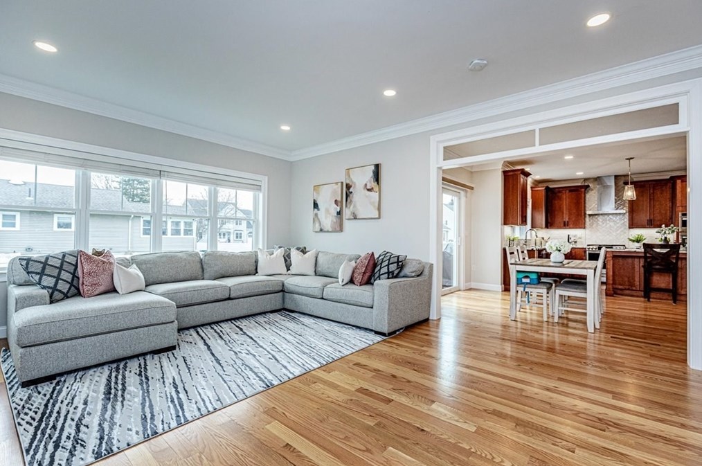 31 Newbridge Ave, Burlington MA  01803-4362 exterior