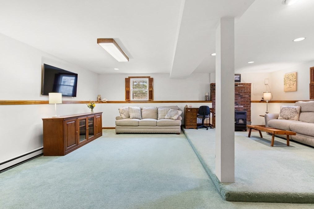 75 Emily Jeffers Rd, Randolph MA  02368-2831 exterior