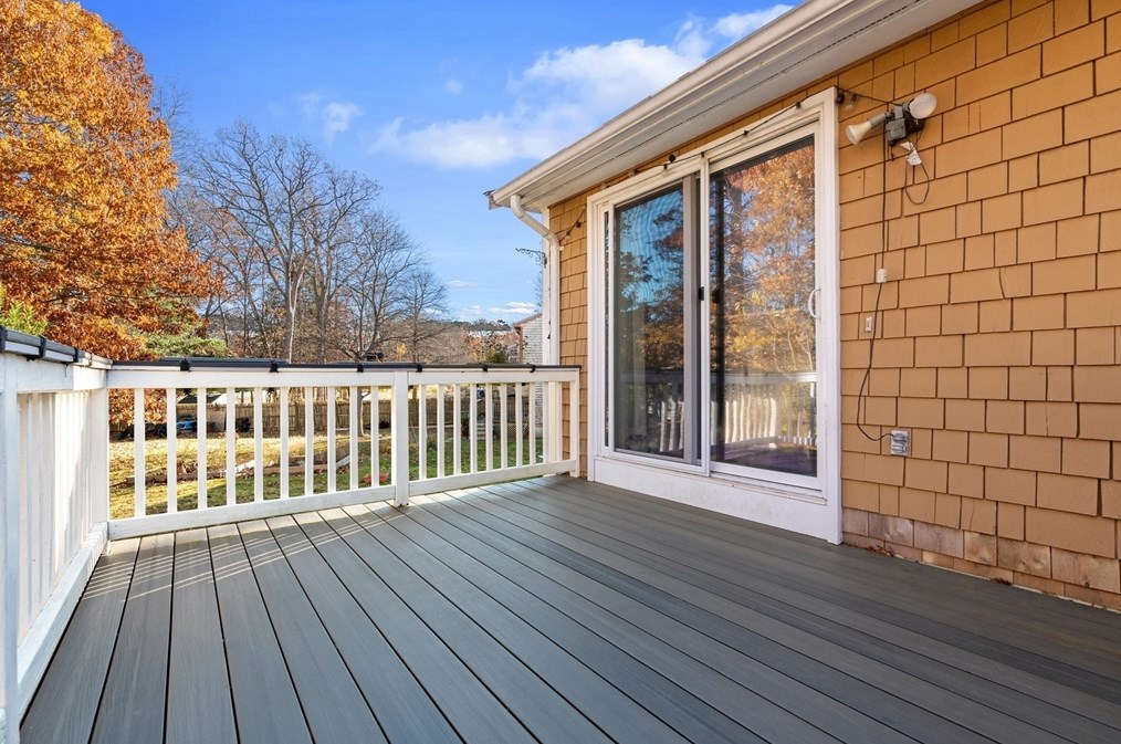 75 Emily Jeffers Rd, Randolph MA  02368-2831 exterior