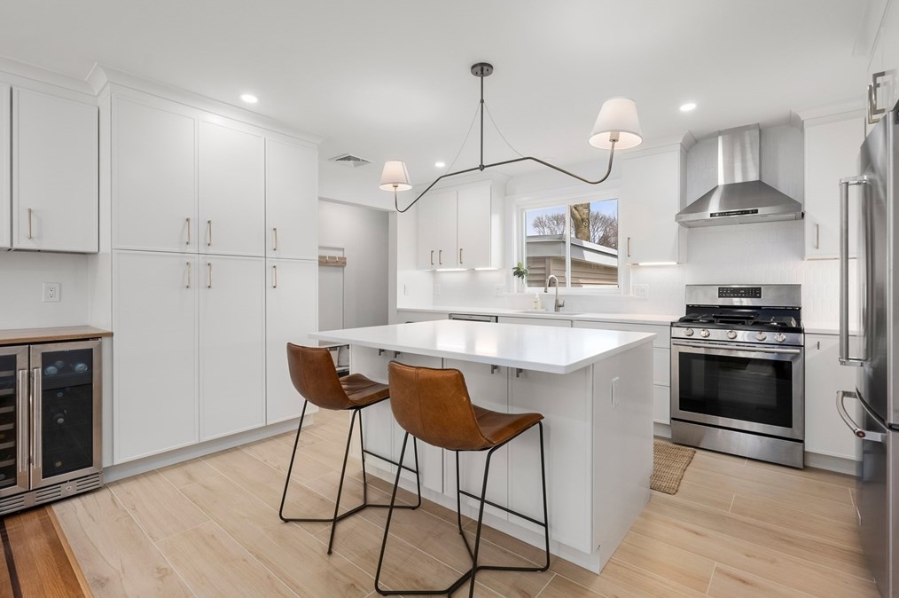 18 Sheldon Rd, Newton MA  02459-2738 exterior