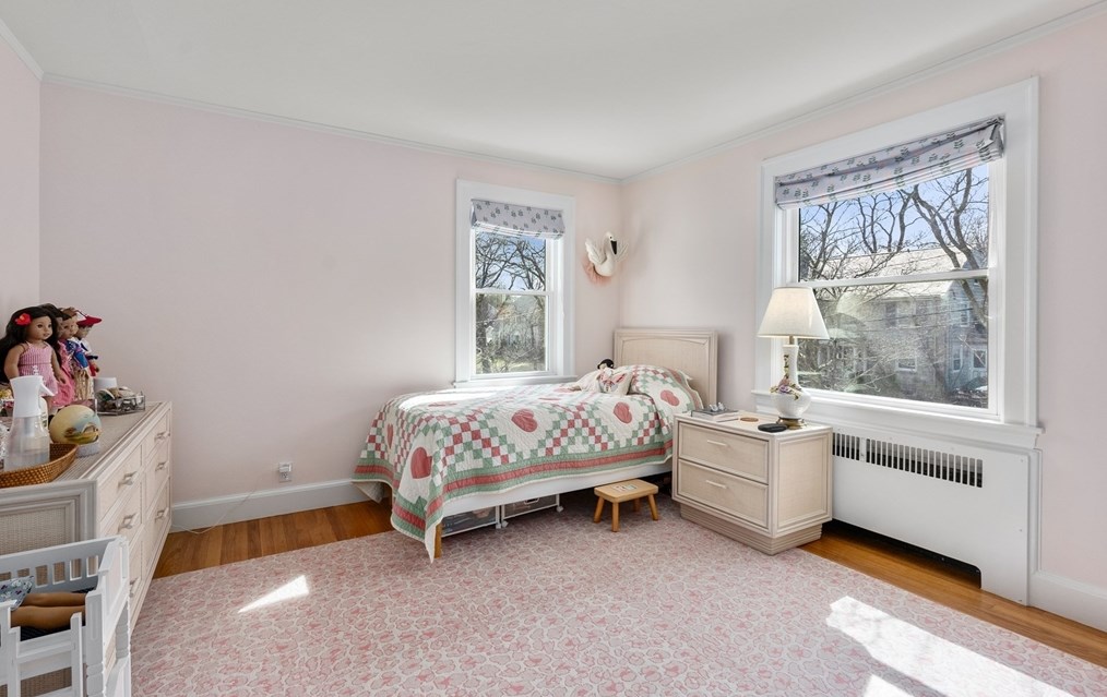 18 Sheldon Rd, Newton MA  02459-2738 exterior