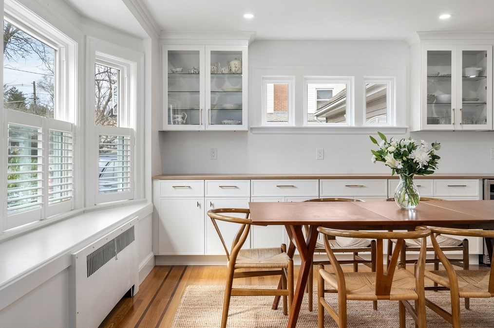 18 Sheldon Rd, Newton MA  02459-2738 exterior