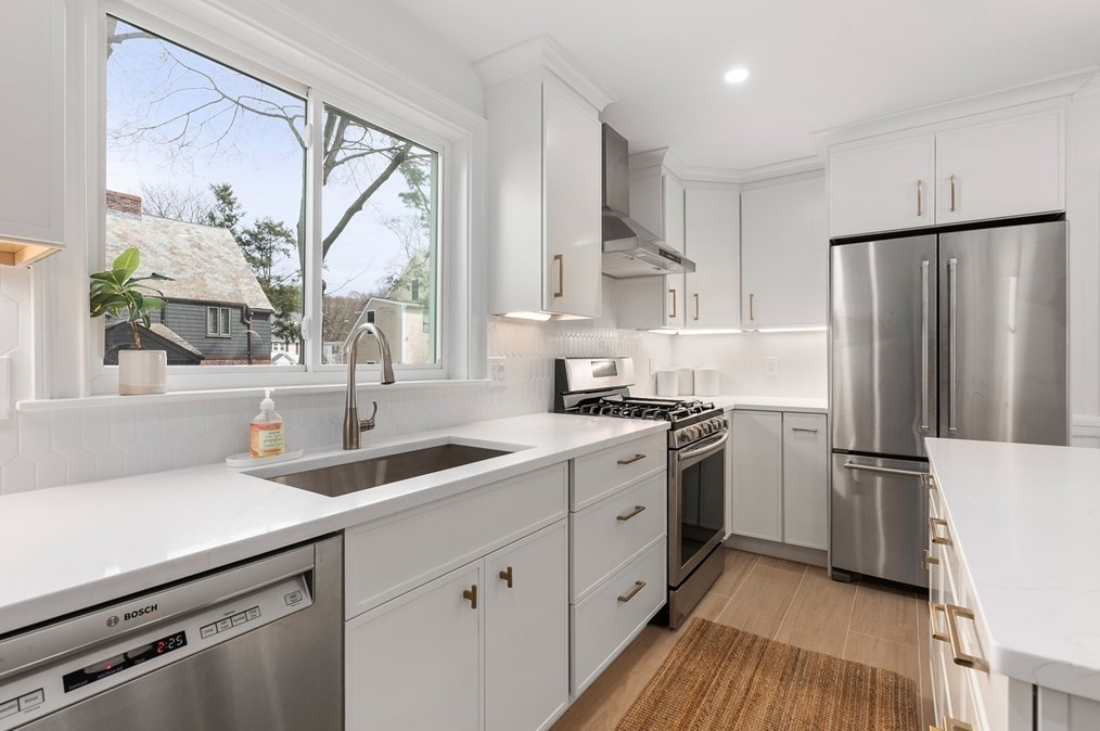 18 Sheldon Rd, Newton MA  02459-2738 exterior