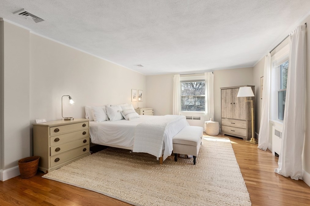 18 Sheldon Rd, Newton MA  02459-2738 exterior