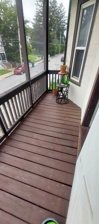 47 Forest St, Lowell MA 01851-4927 exterior