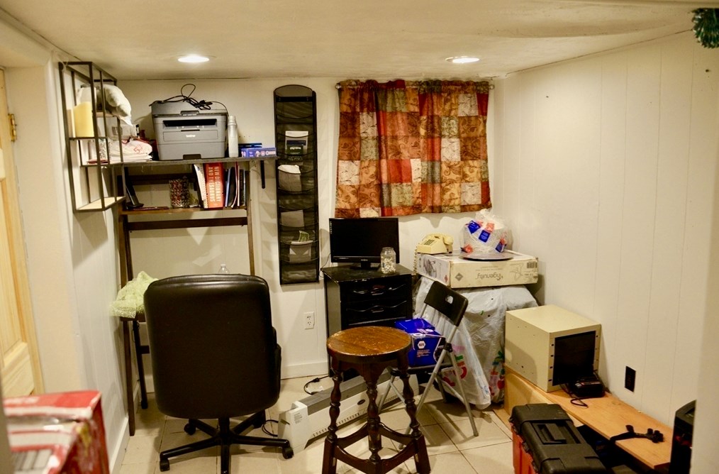 25 Acorn St, Malden MA 02148-7624 exterior