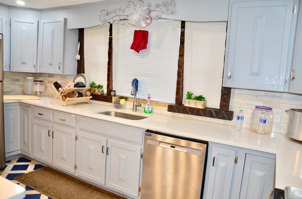 25 Acorn St, Malden MA 02148-7624 exterior