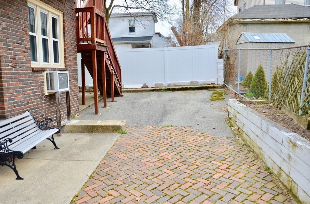 25 Acorn St, Malden MA 02148-7624 exterior