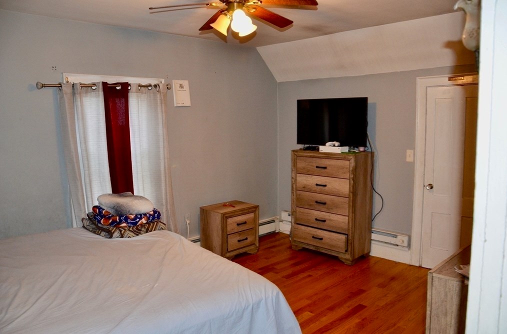 25 Acorn St, Malden MA 02148-7624 exterior