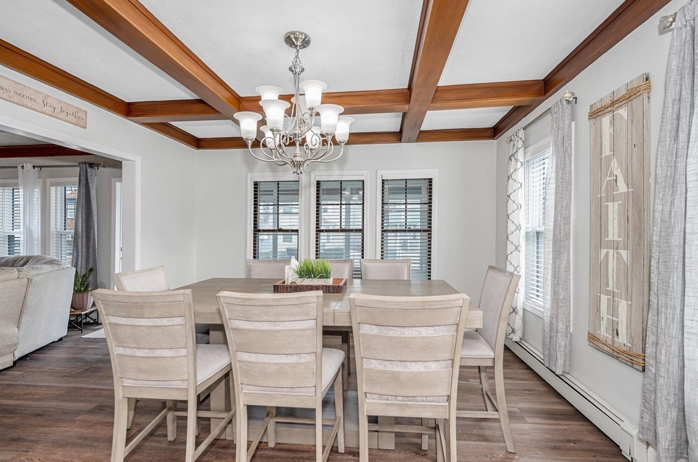 111 Lowell St, Methuen MA 01844-6824 exterior