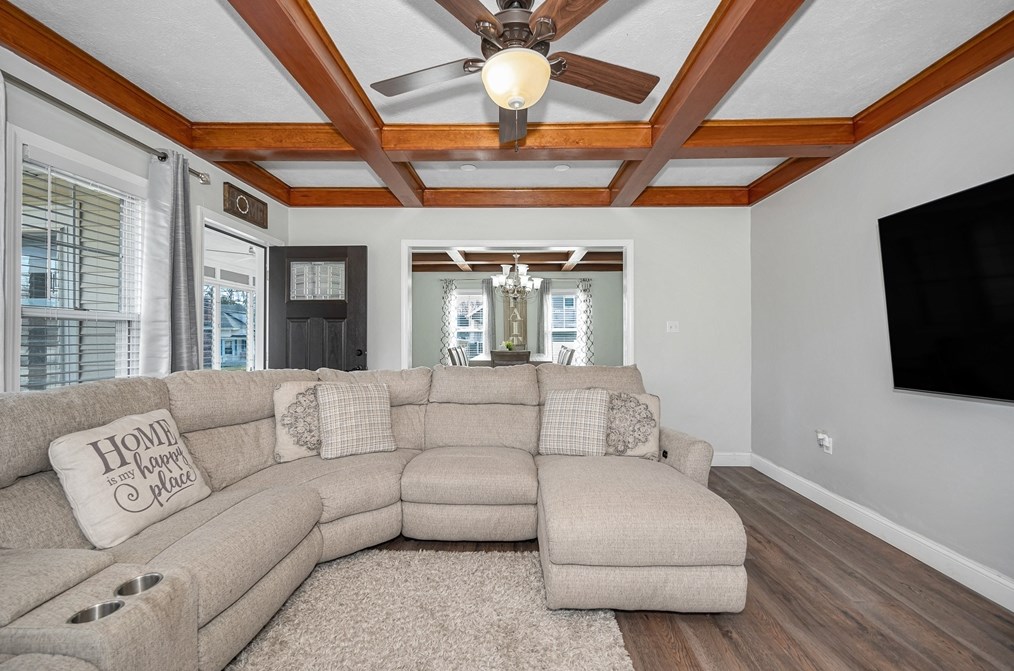 111 Lowell St, Methuen MA 01844-6824 exterior