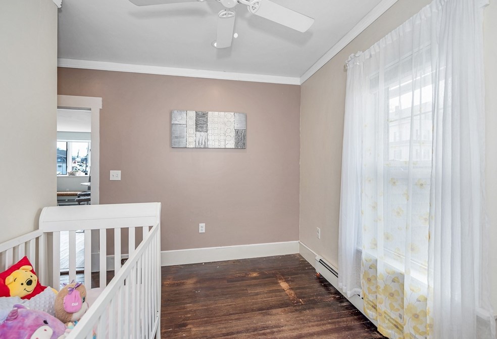 111 Lowell St, Methuen MA 01844-6824 exterior