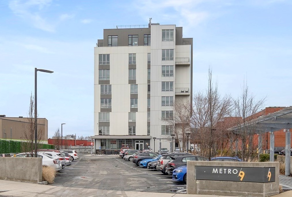 9 Medford St, Somerville MA  02143-4211 exterior
