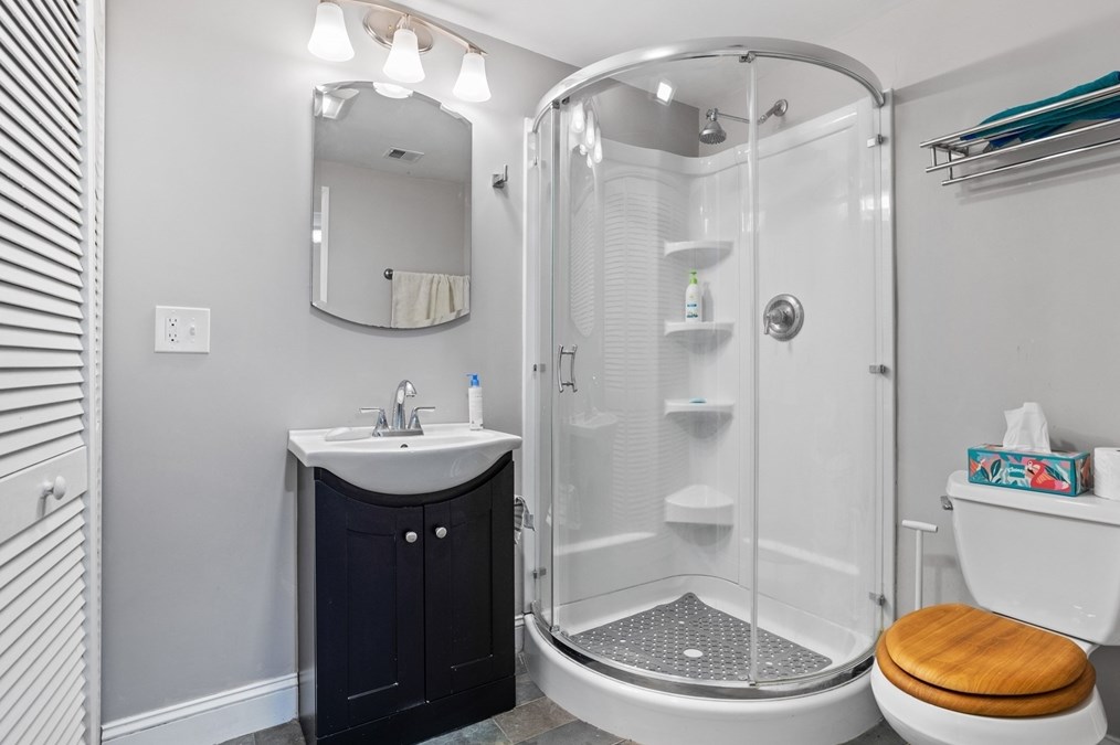 481 Cross St, Carlisle MA  01741-1593 exterior