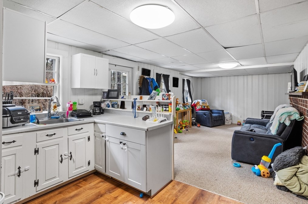 481 Cross St, Carlisle MA  01741-1593 exterior